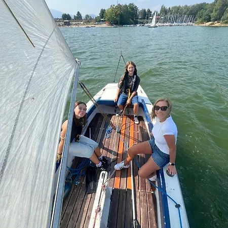 Cinalkowa 6, Na Gorze Zar מידז'יברודז'י ז'יוויקי